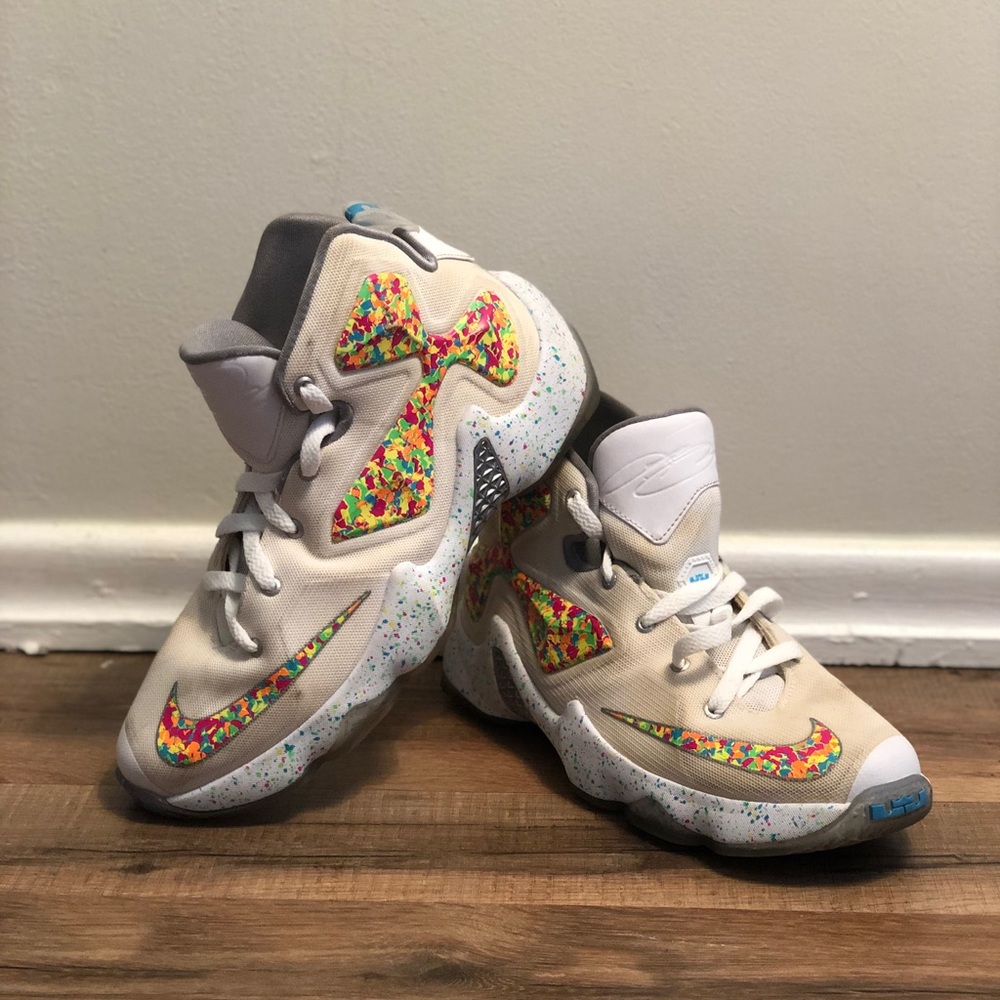 NIKE LEBRON XIII QS SNEAKER